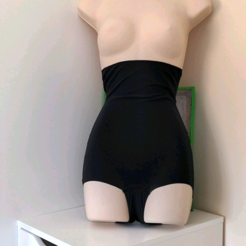 Maidenform‎ black shaper spanx S